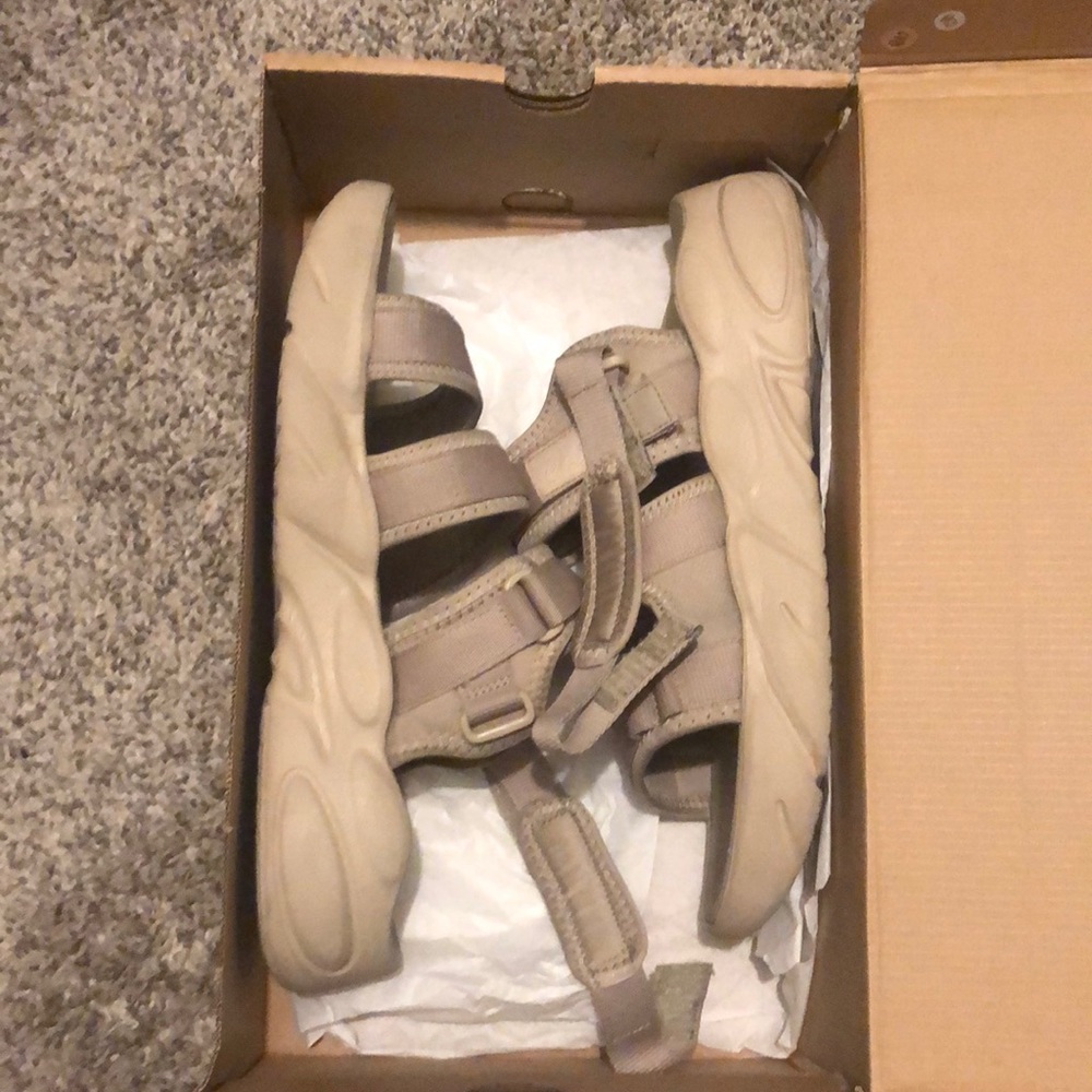 Asics Bondal Sandals Size 10